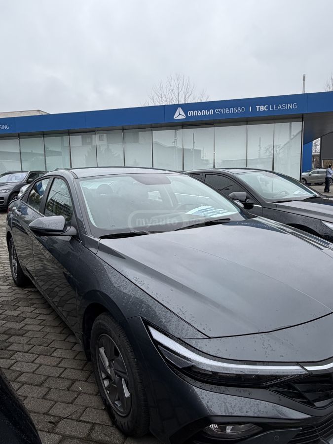 Hyundai Elantra 2025 — photo 2