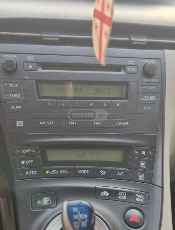 Toyota Prius 2010 — photo 2