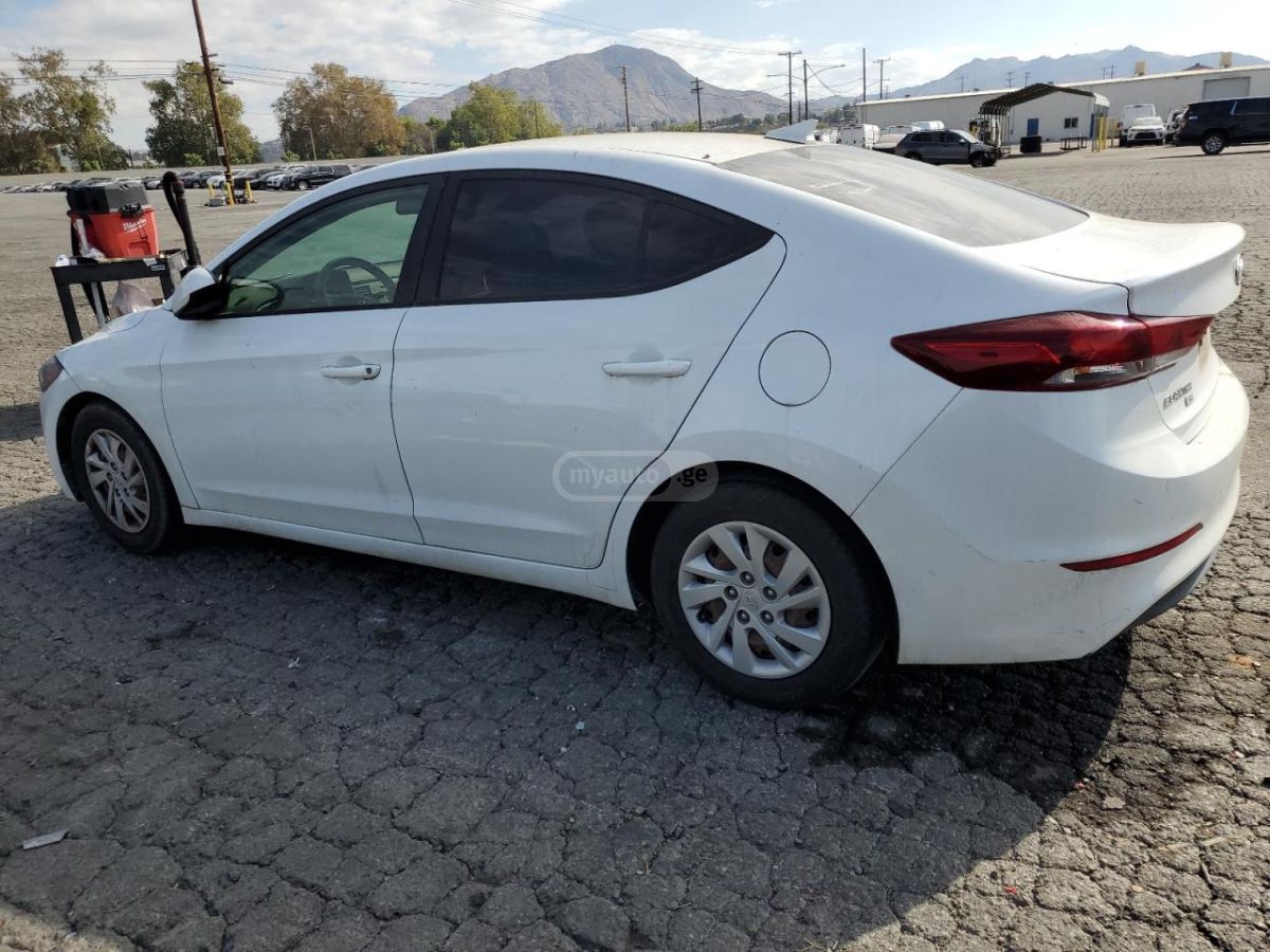 Hyundai Elantra 2017 — photo 2
