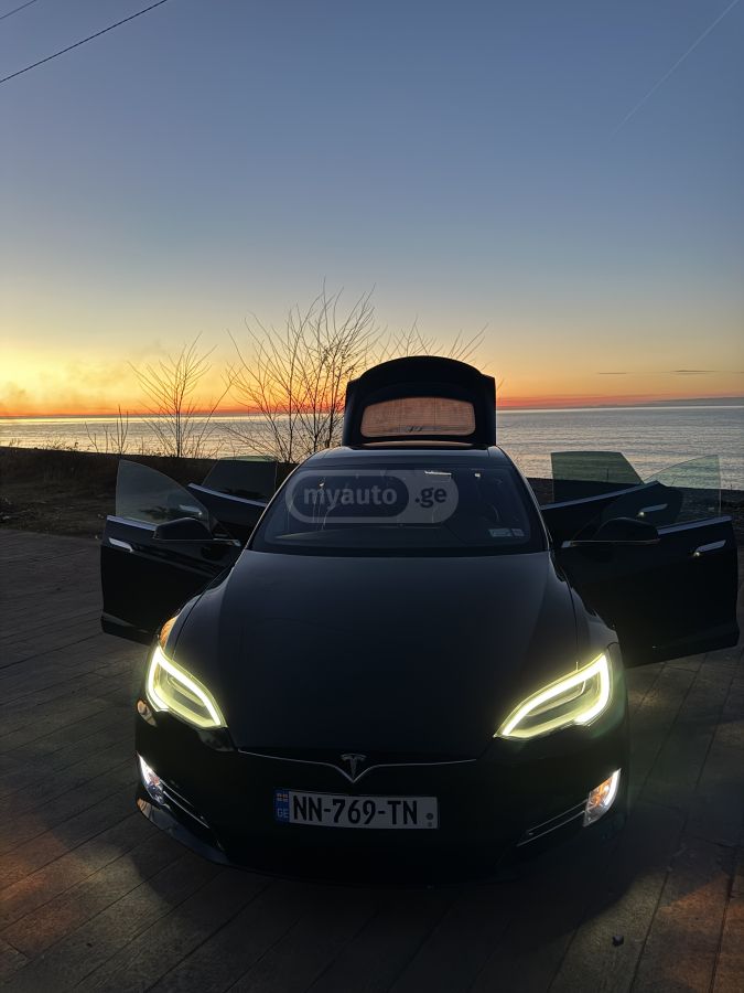 Tesla Model S 2018 — photo 2