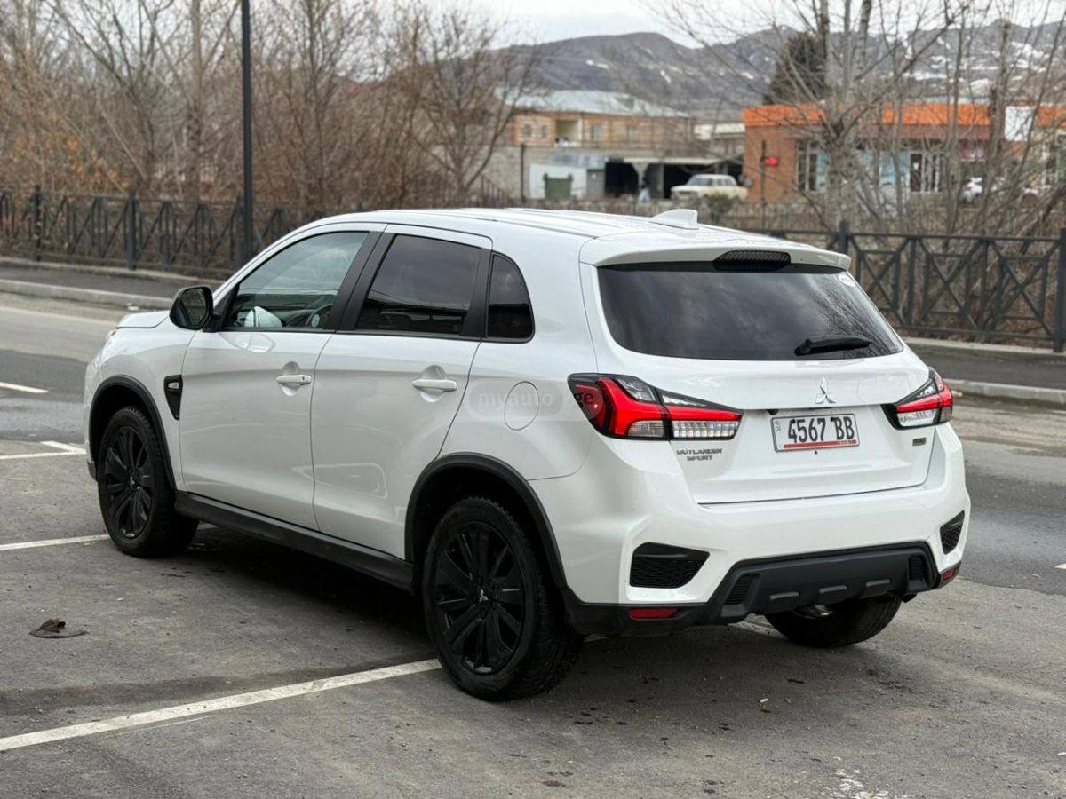 Mitsubishi Outlander Sport 2021 — photo 2