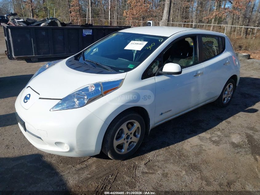 Nissan Leaf 2015 — photo 2