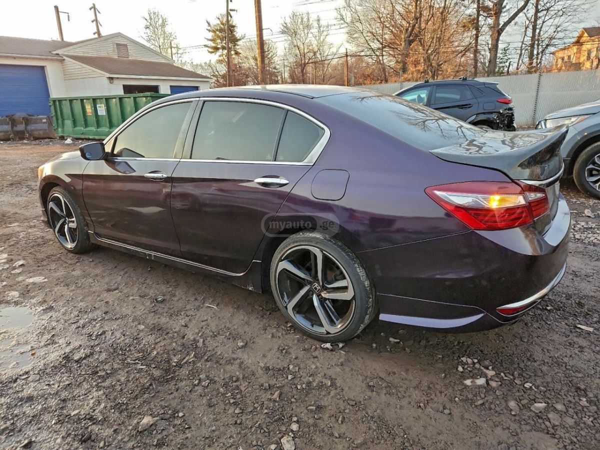 Honda Accord 2017 — photo 2