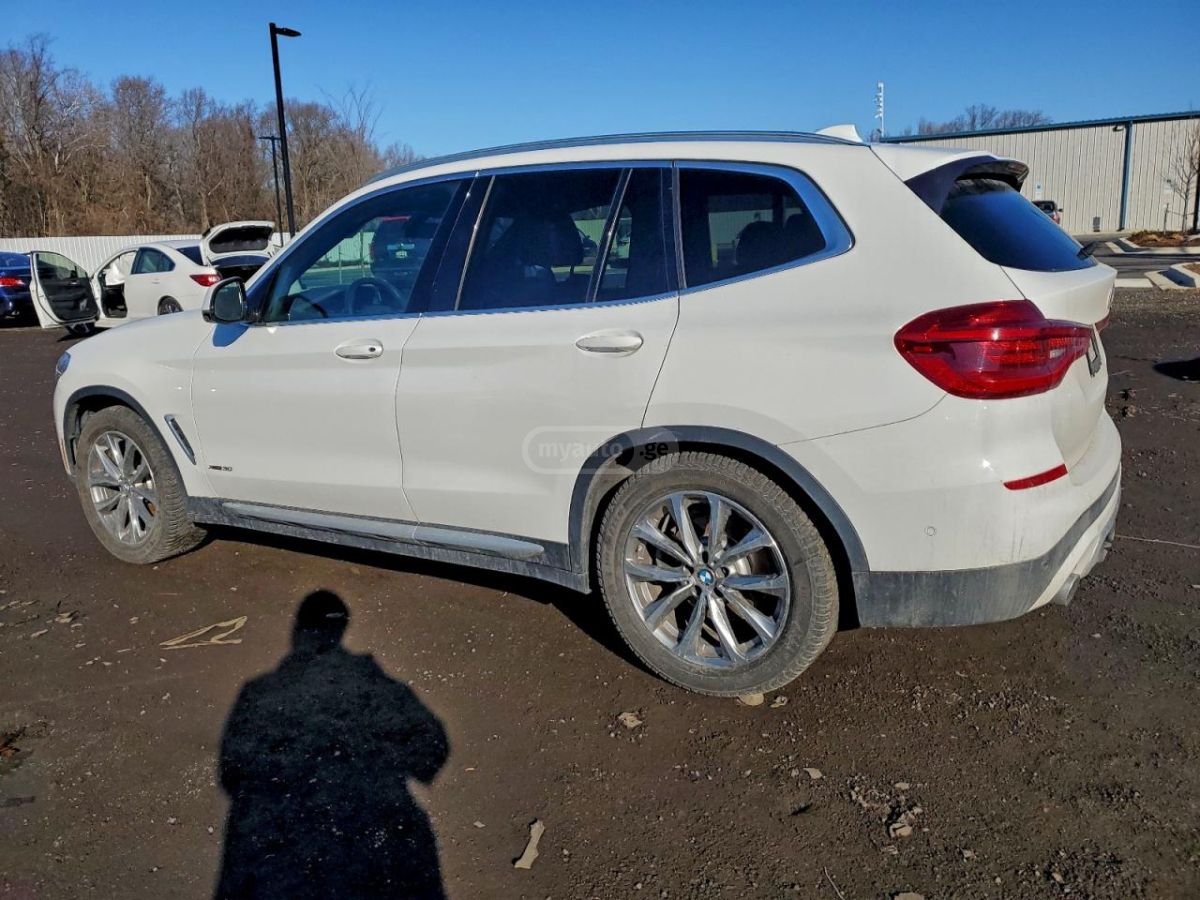 BMW X3 2018 — photo 2