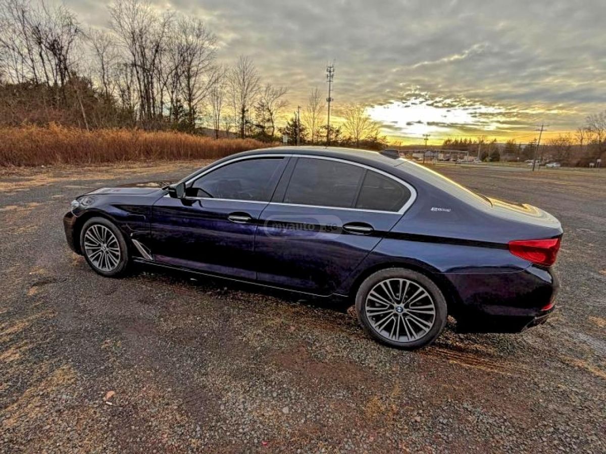 BMW 530 2018 — photo 2