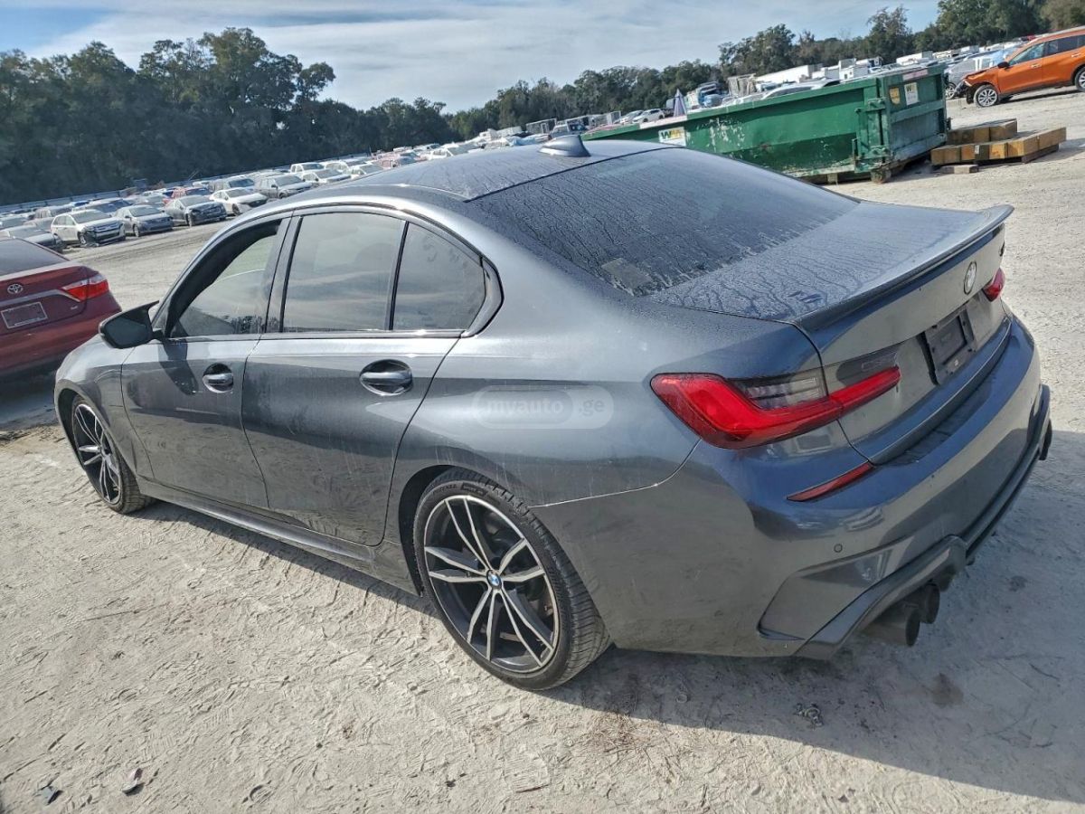 BMW 330 2019 — photo 2