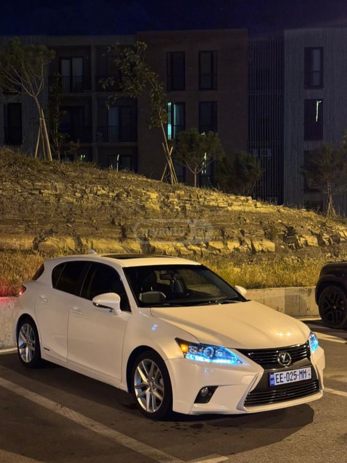 Lexus CT 200 h 2016 — photo 2