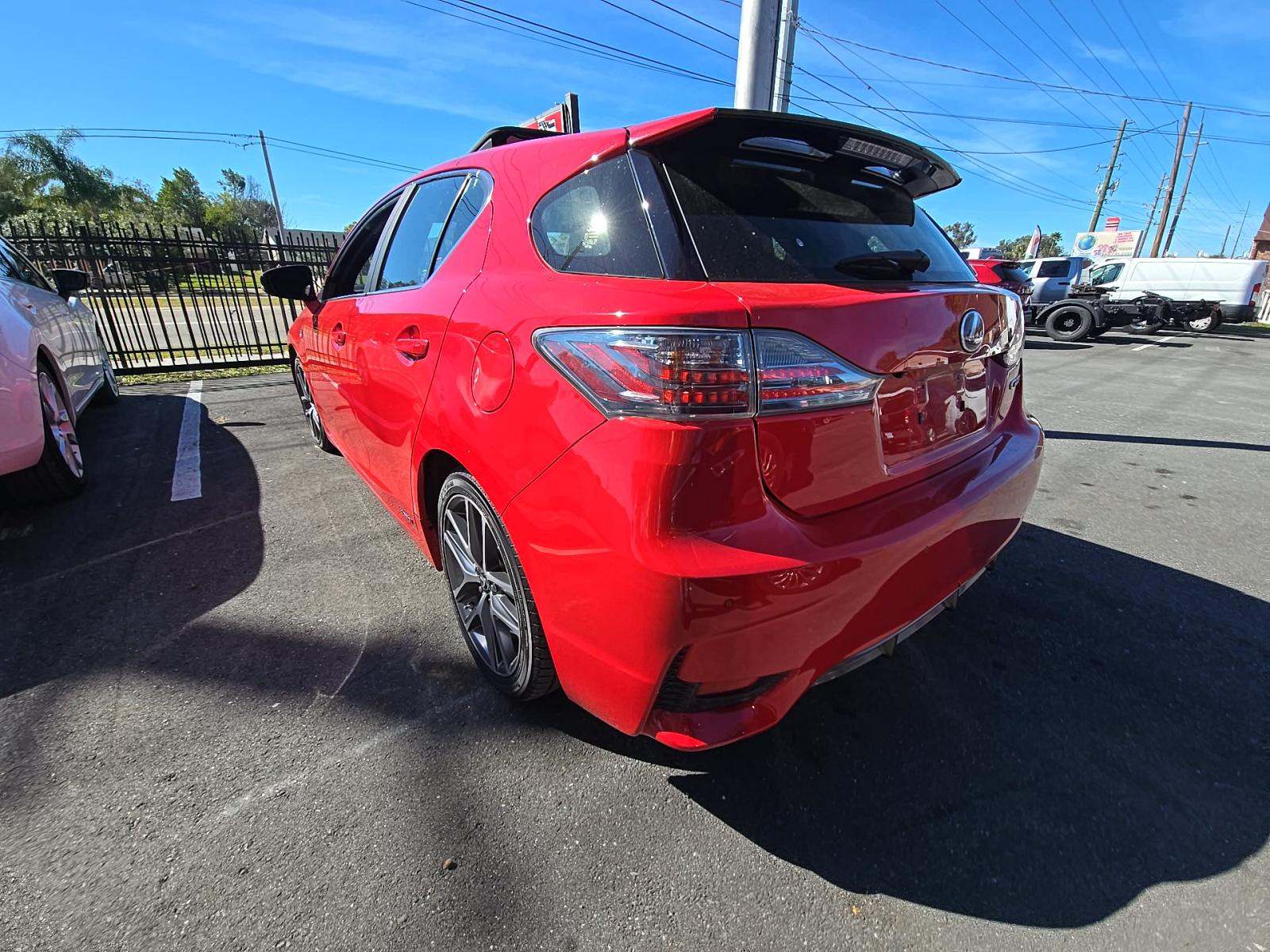 Lexus CT 200 h 2014 — photo 2