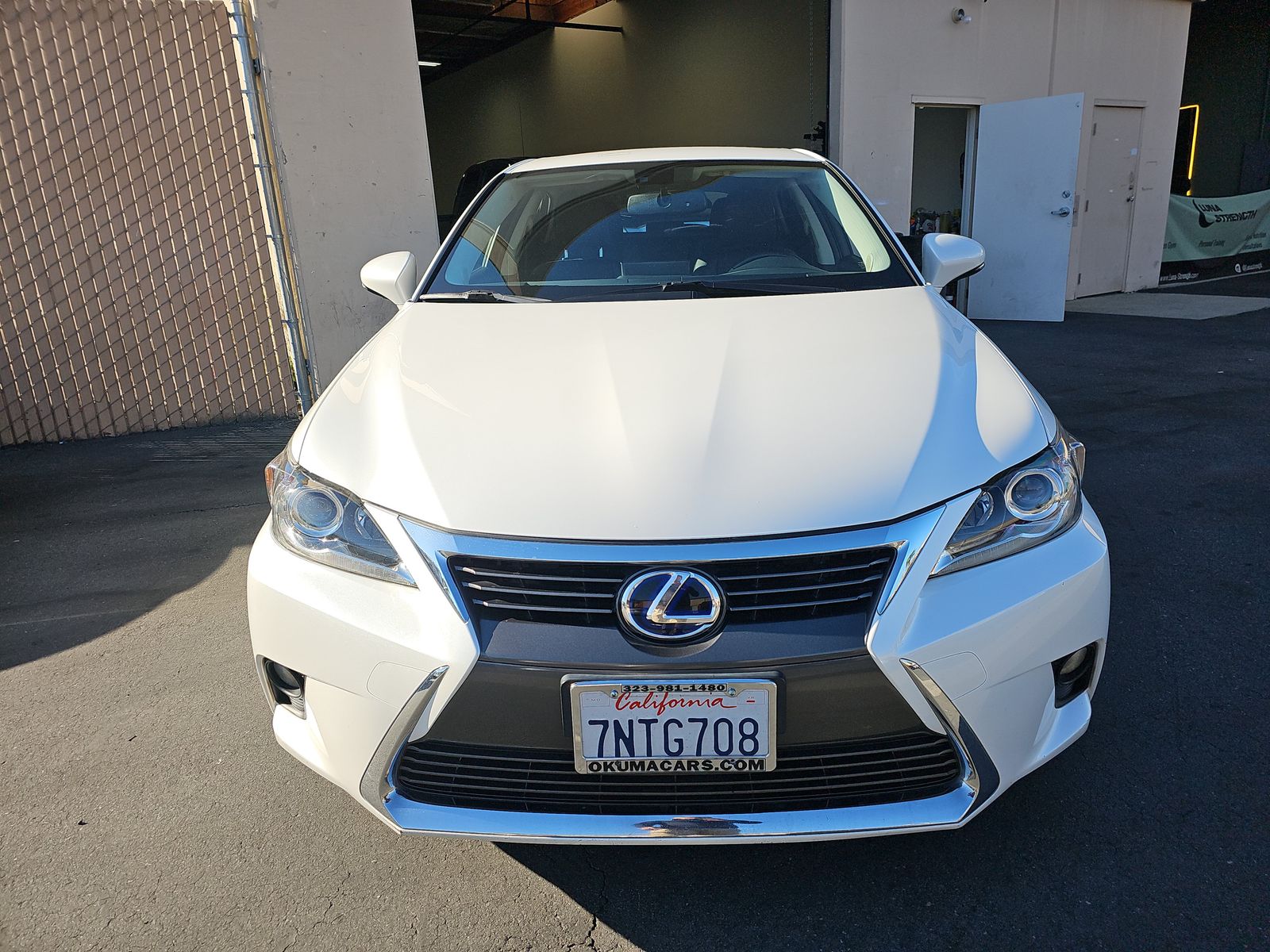 Lexus CT 200 h 2016 — photo 2