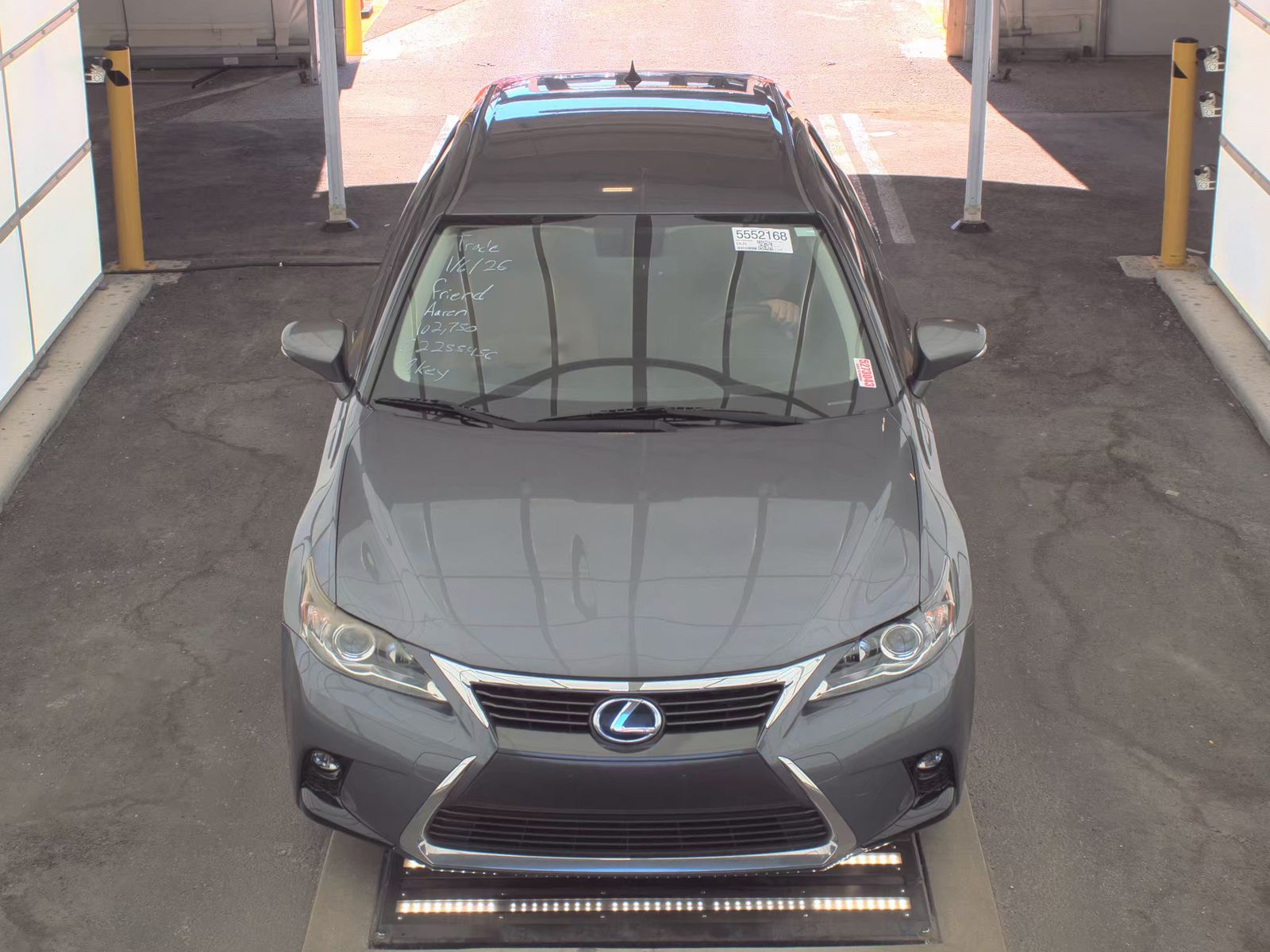 Lexus CT 200 h 2016 — photo 2