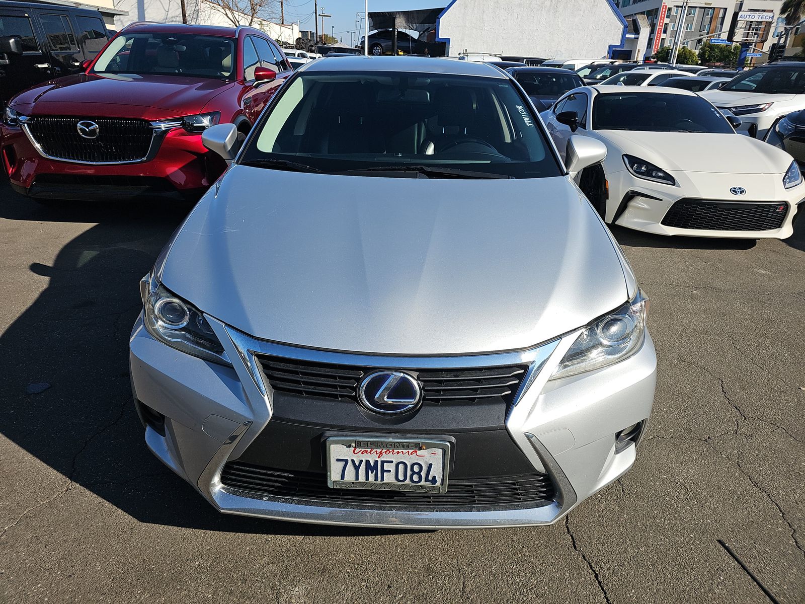 Lexus CT 200 h 2016 — photo 2