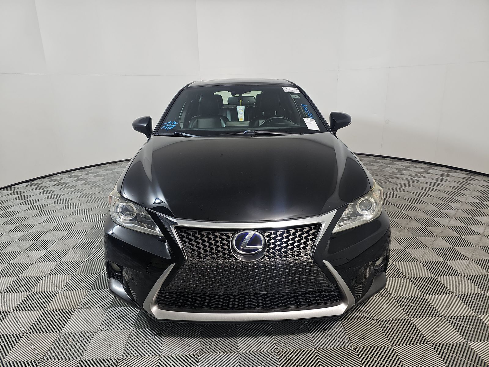 Lexus CT 200 h 2015 — photo 2