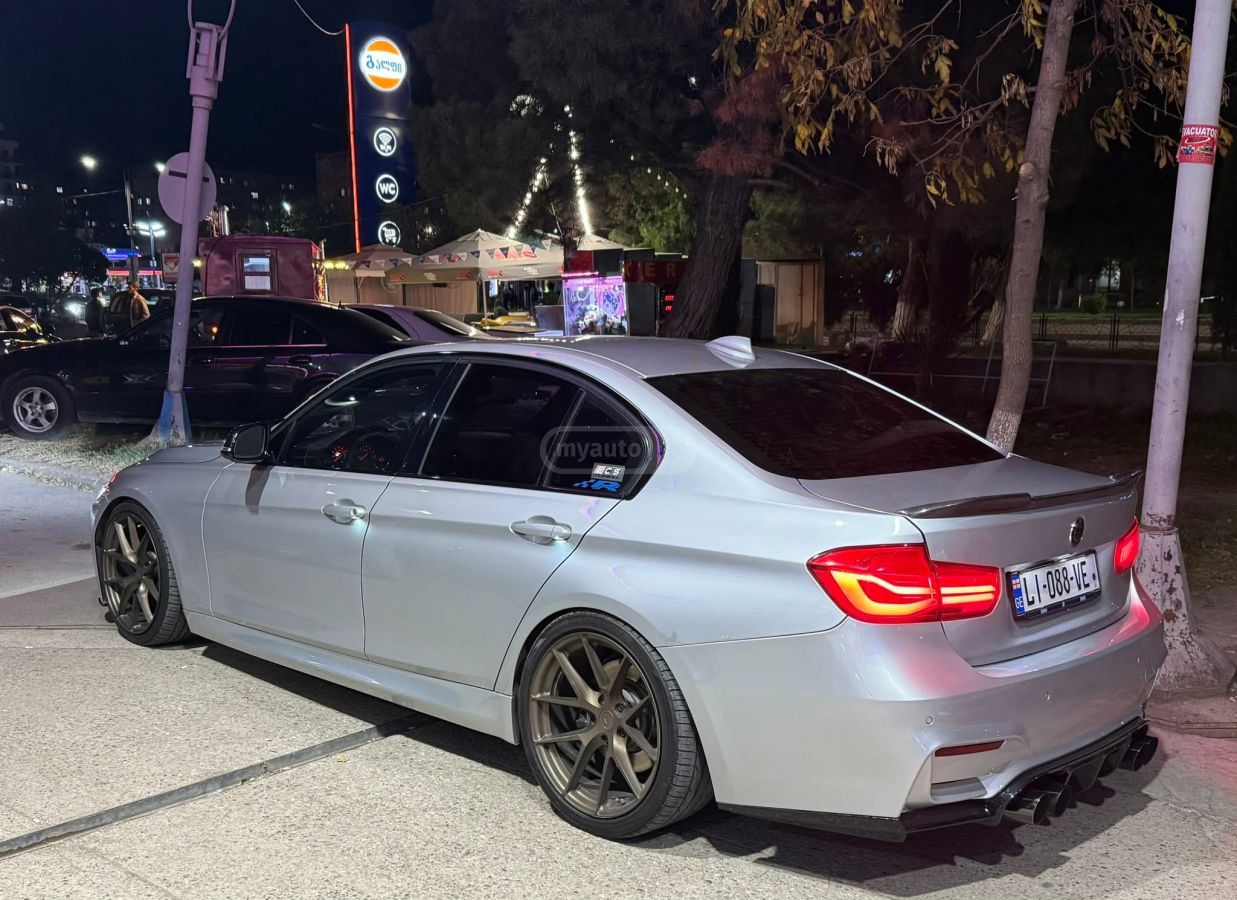 BMW 335 2014 — photo 2
