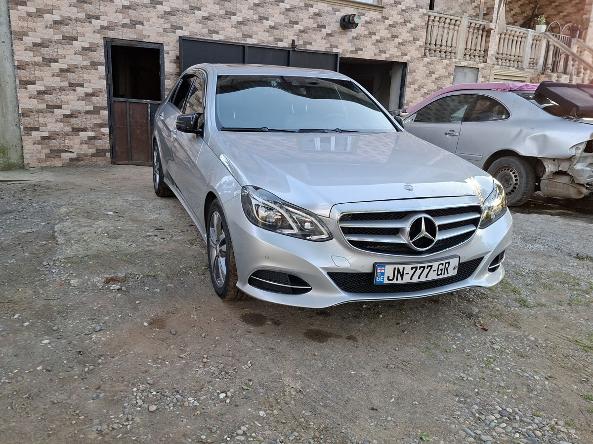 Mercedes-Benz E 220 2013 — photo 2