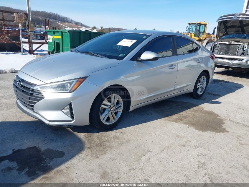 Hyundai Elantra 2019 — photo 2