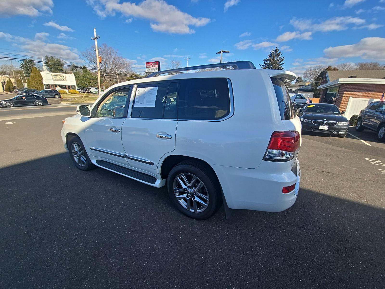 Lexus LX 570 2014 — photo 2