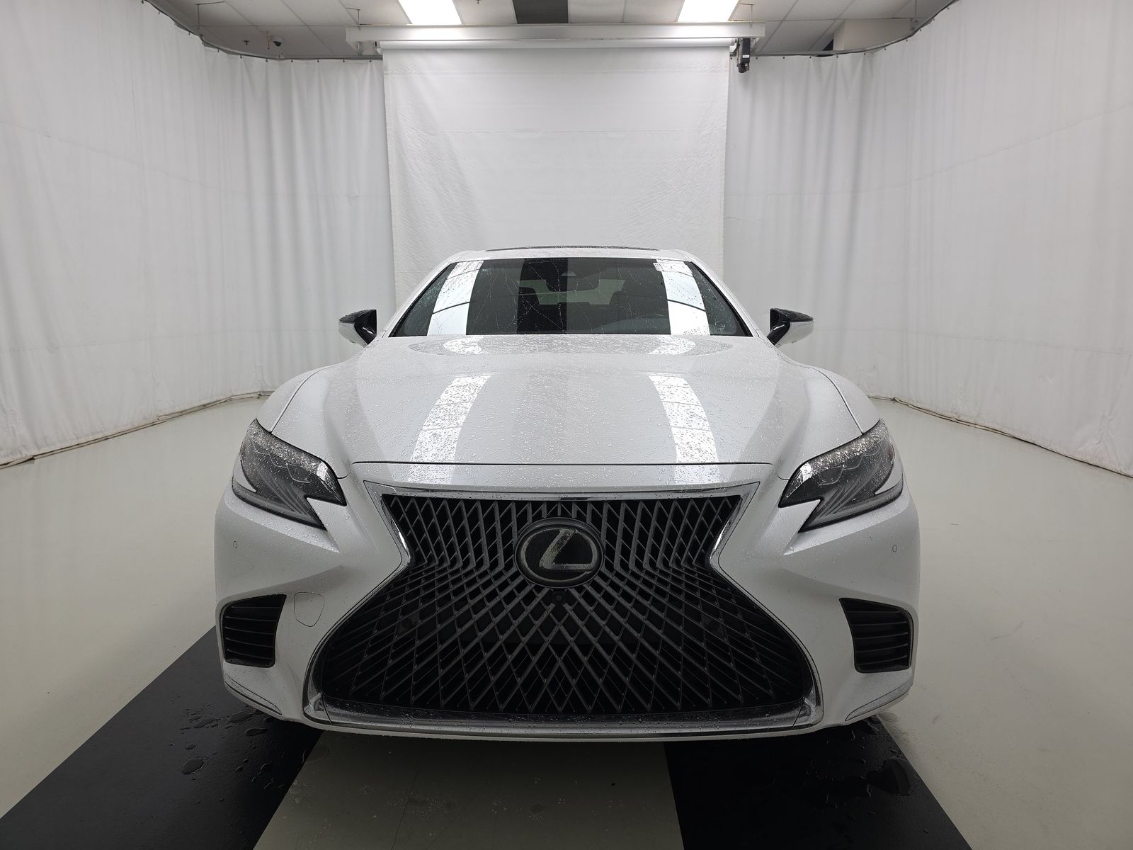 Lexus LS 500 2018 — photo 2