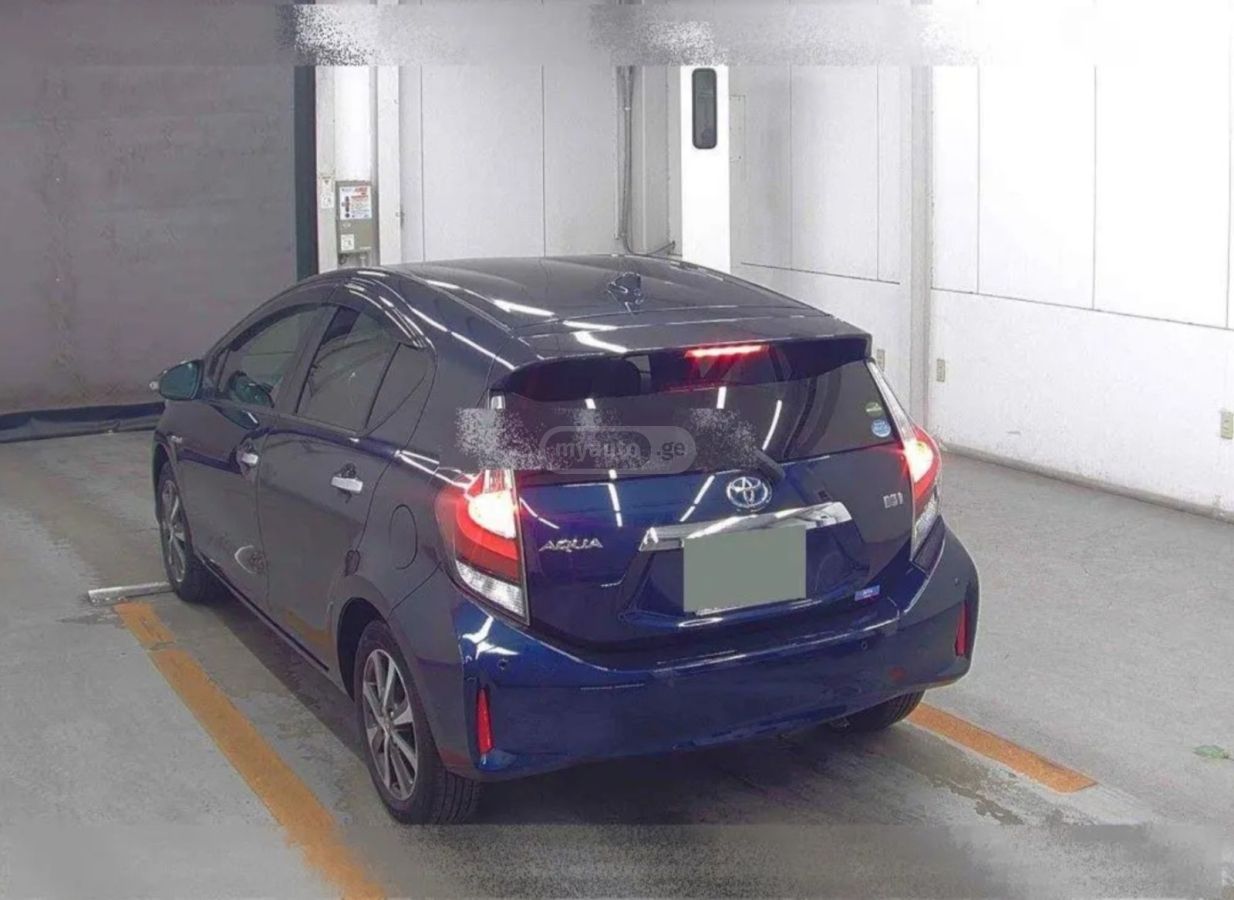 Toyota Aqua 2018 — photo 2