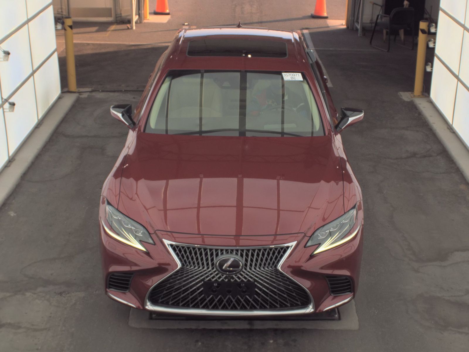 Lexus LS 500 2019 — photo 2