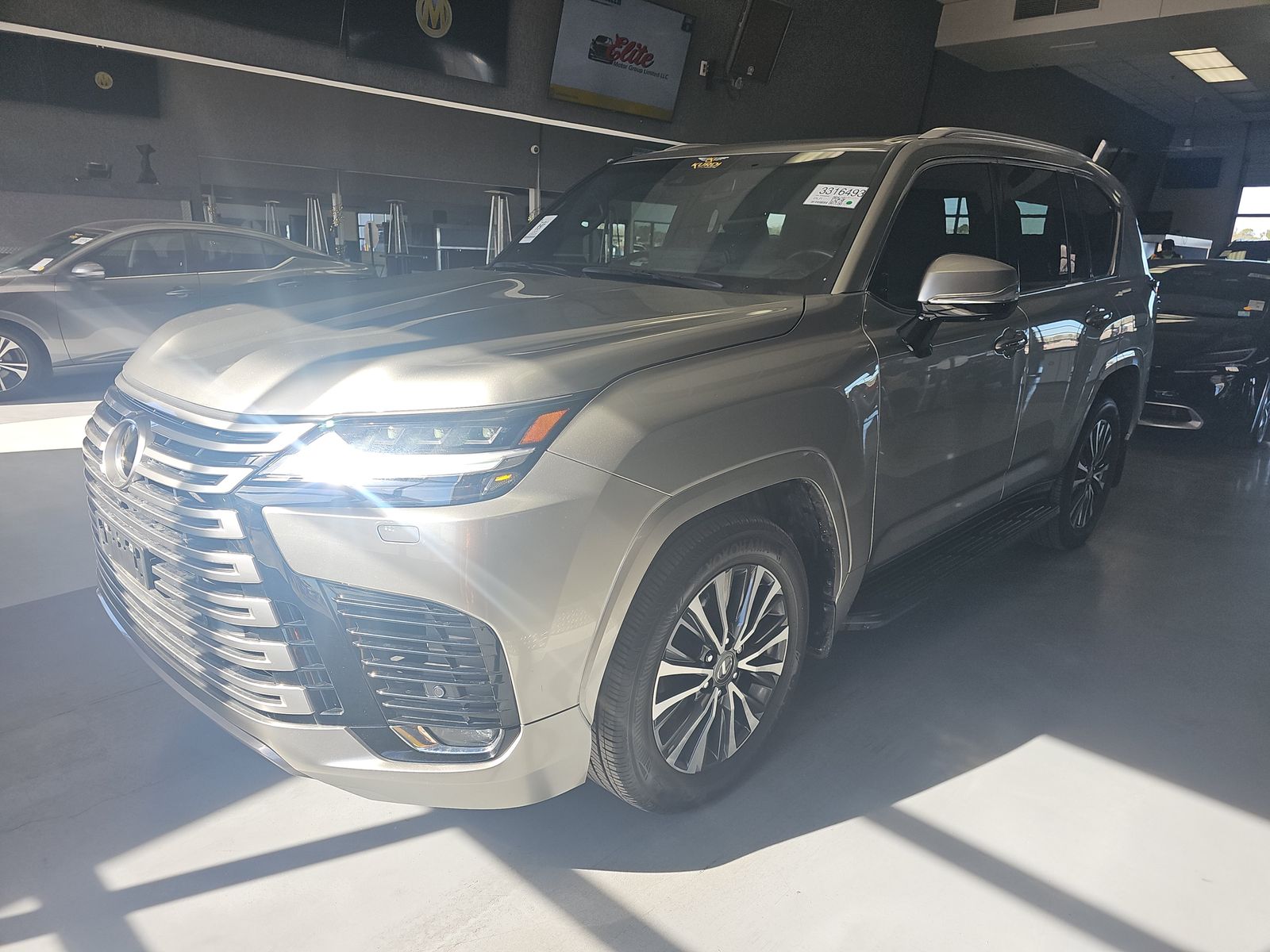 Lexus LX 600