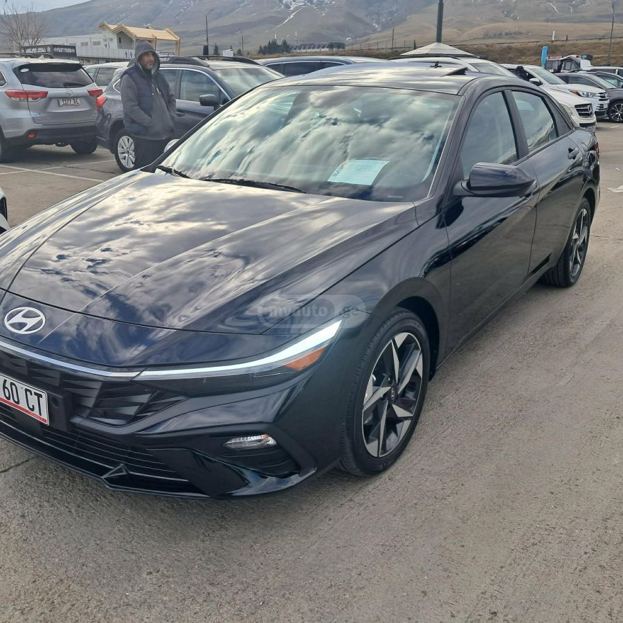 Hyundai Elantra 2023 — photo 2