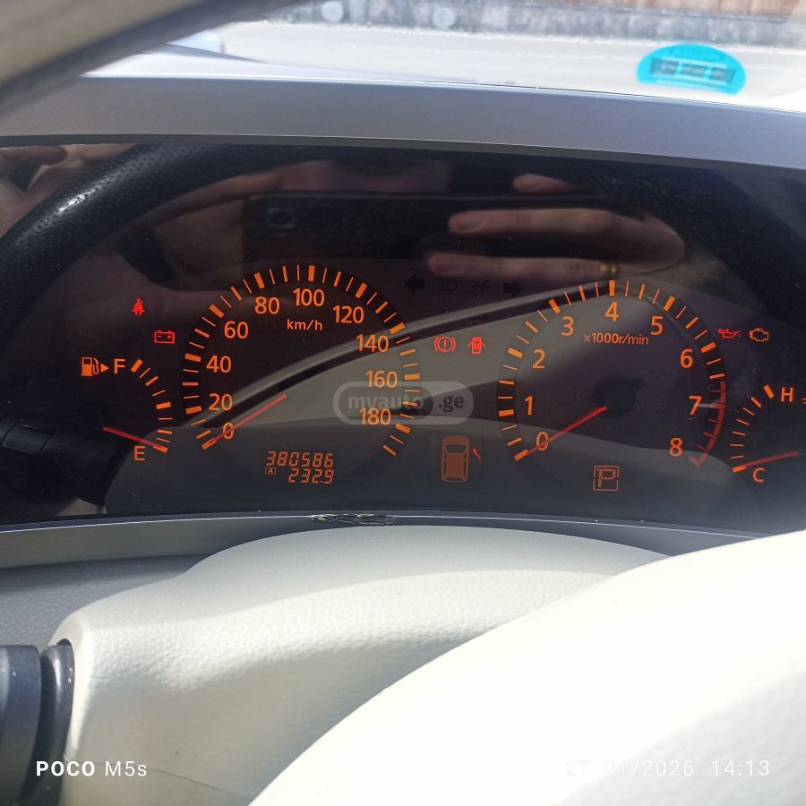 Nissan Elgrand 2003 — photo 2