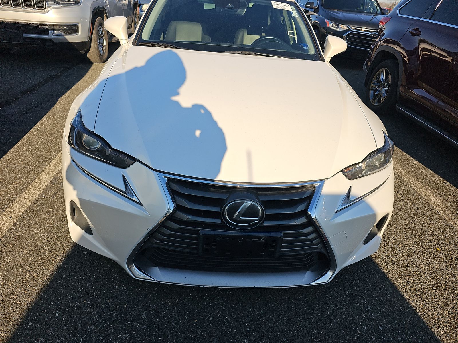 Lexus IS 300 2017 — photo 2