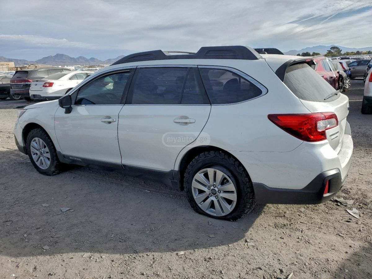 Subaru Outback 2019 — photo 2