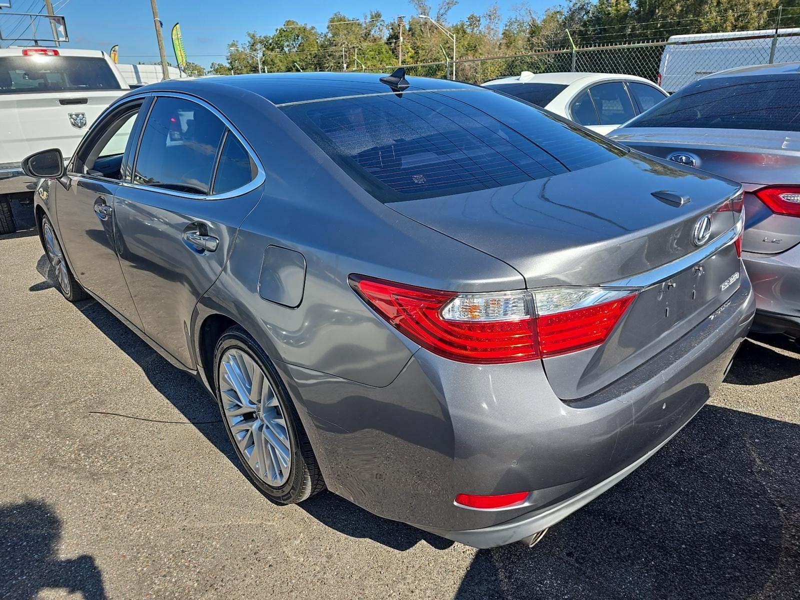 Lexus ES 350 2015 — photo 2