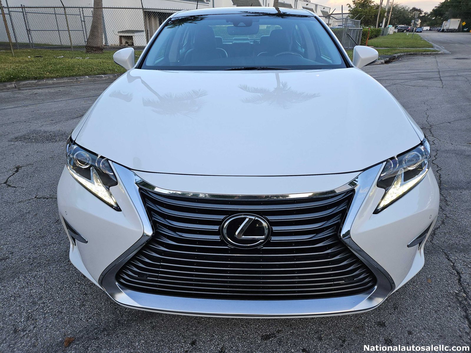 Lexus ES 350 2017 — photo 2