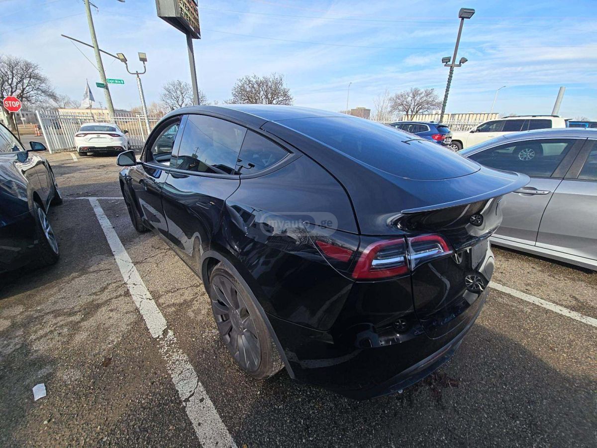 Tesla Model Y 2020 — photo 2
