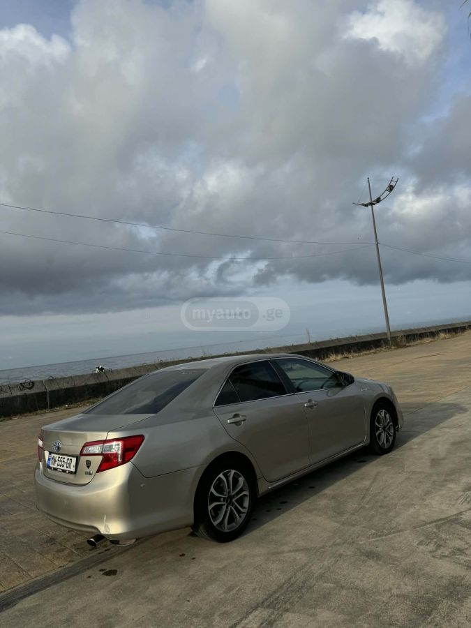 Toyota Camry 2014 — photo 2