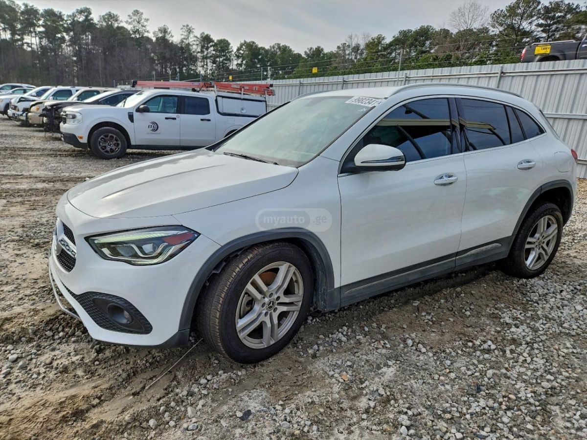 Mercedes-Benz GLA 250
