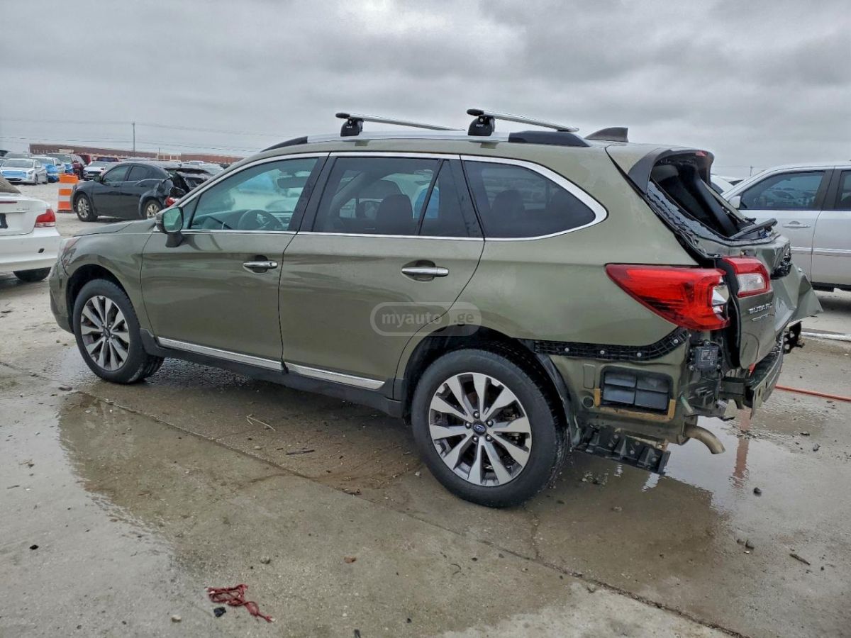 Subaru Outback 2019 — photo 2