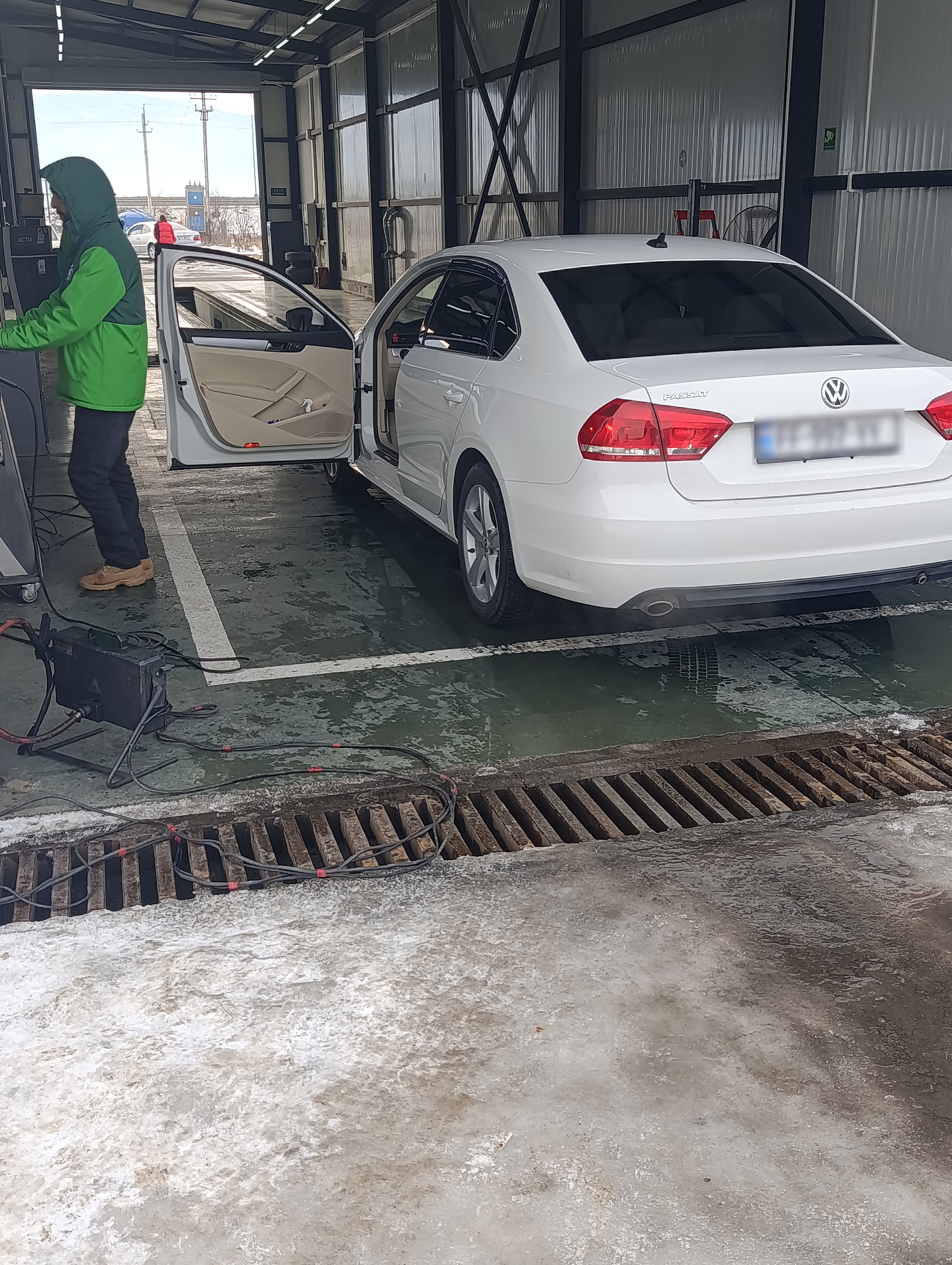 Volkswagen Passat 2012 — photo 2