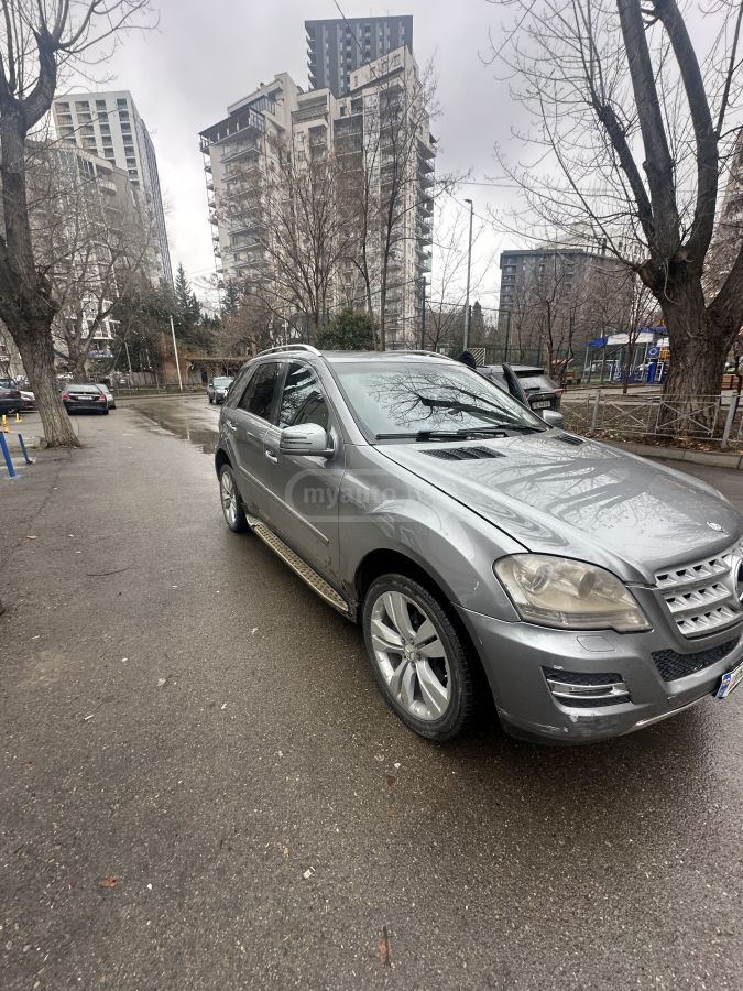 Mercedes-Benz ML 350 2012 — photo 2