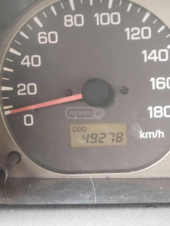 Mitsubishi Pajero IO 2000 — photo 2