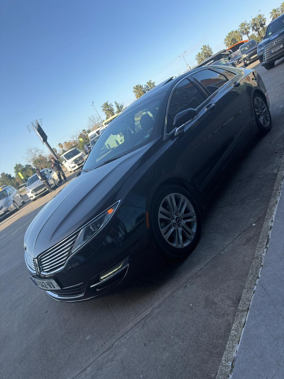 Lincoln MKZ 2014 — photo 2