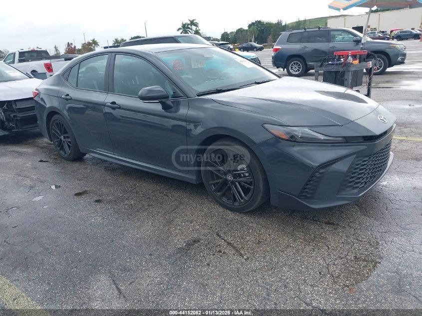 Toyota Camry 2025 — photo 2