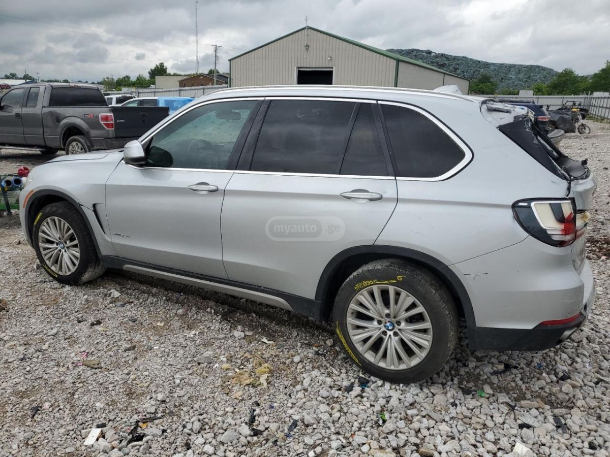 BMW X5 2017 — photo 2