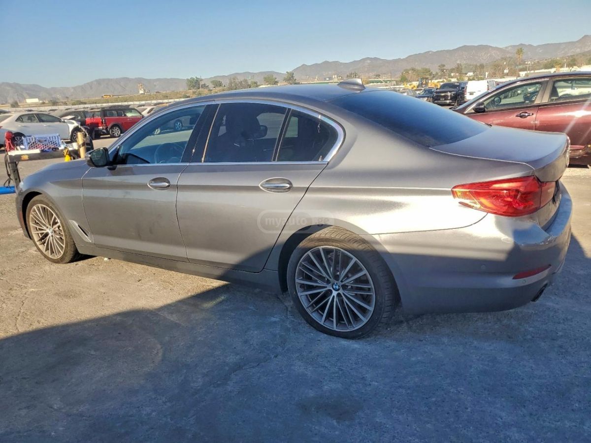 BMW 530 2017 — photo 2