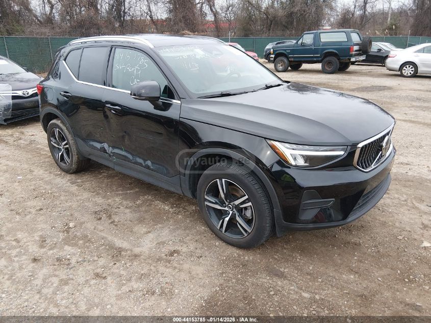 Volvo XC40 2025 — photo 2