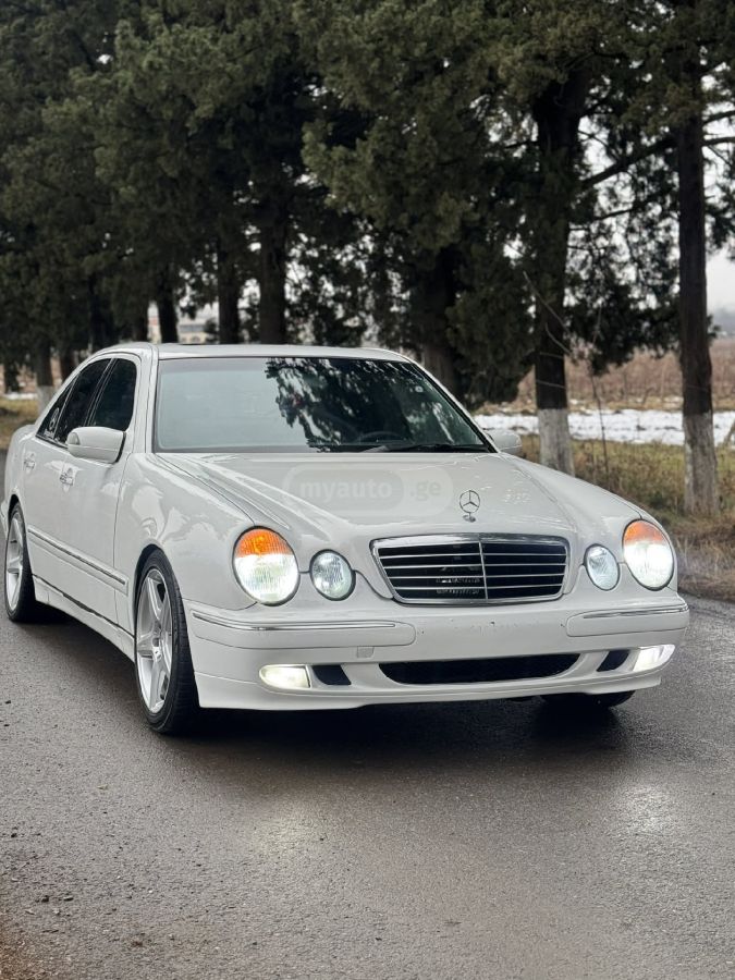 Mercedes-Benz E 210 2000 — photo 2
