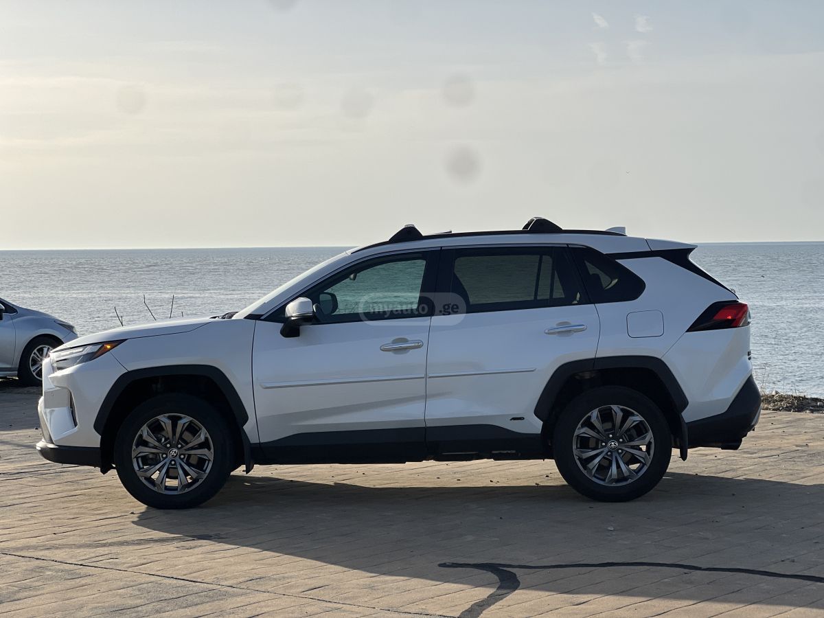 Toyota RAV4 2022 — photo 2