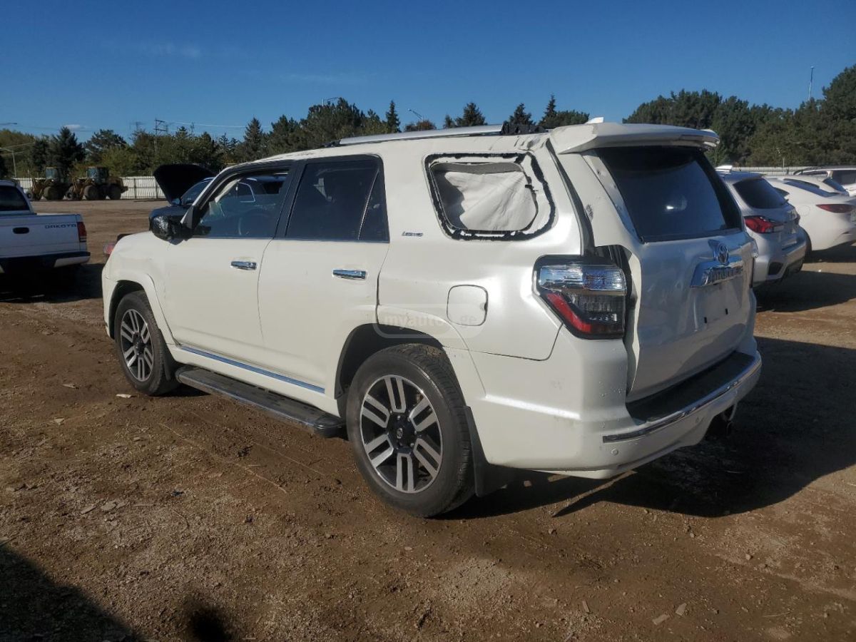 Toyota 4Runner 2022 — photo 2