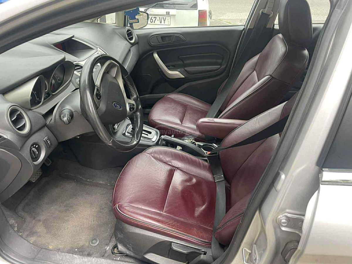 Ford Fiesta 2012 — photo 2