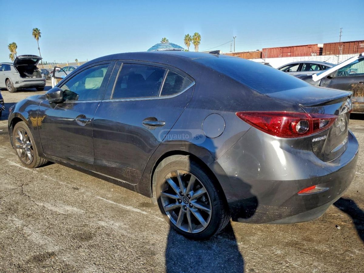 Mazda 1300 2018 — photo 2