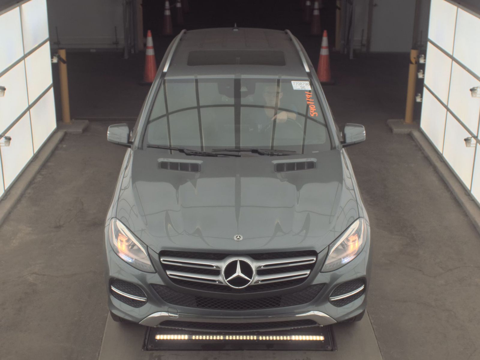 Mercedes-Benz GLE 350 2017 — photo 2