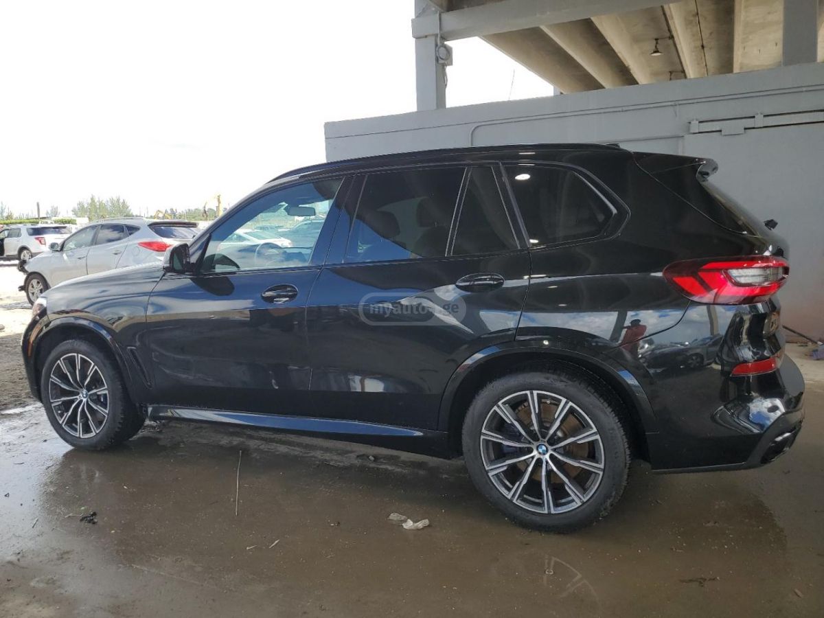 BMW X5 2021 — photo 2
