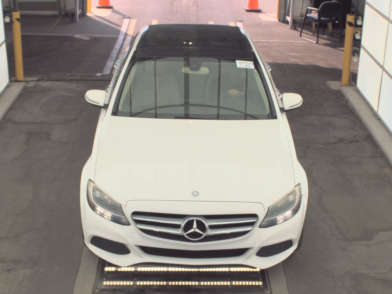 Mercedes-Benz C 300 2016 — photo 2